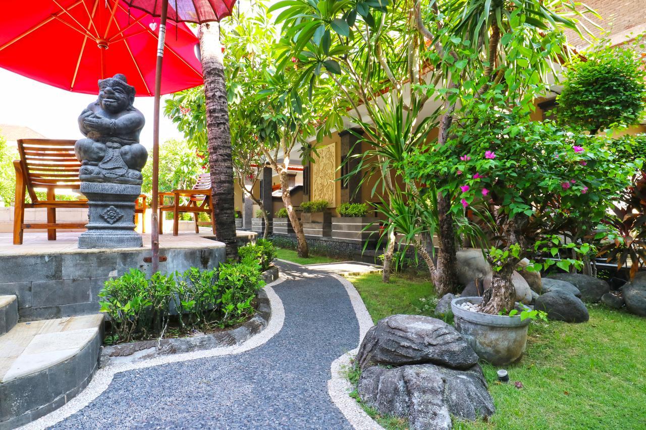 Gora Beach Inn Kuta  Exterior photo