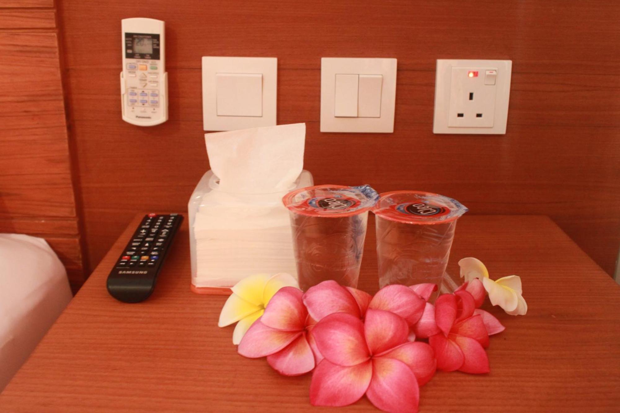 Gora Beach Inn Kuta  Room photo