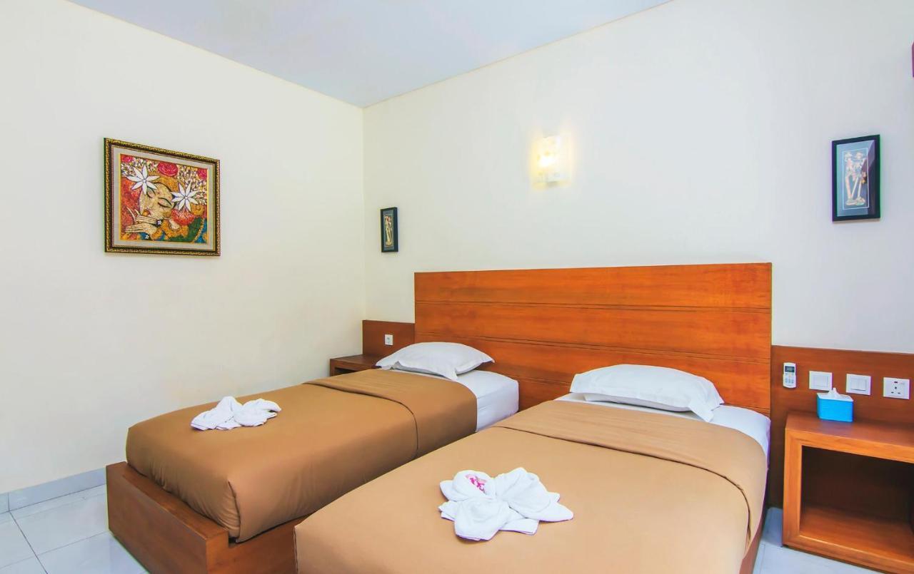 Gora Beach Inn Kuta  Exterior photo