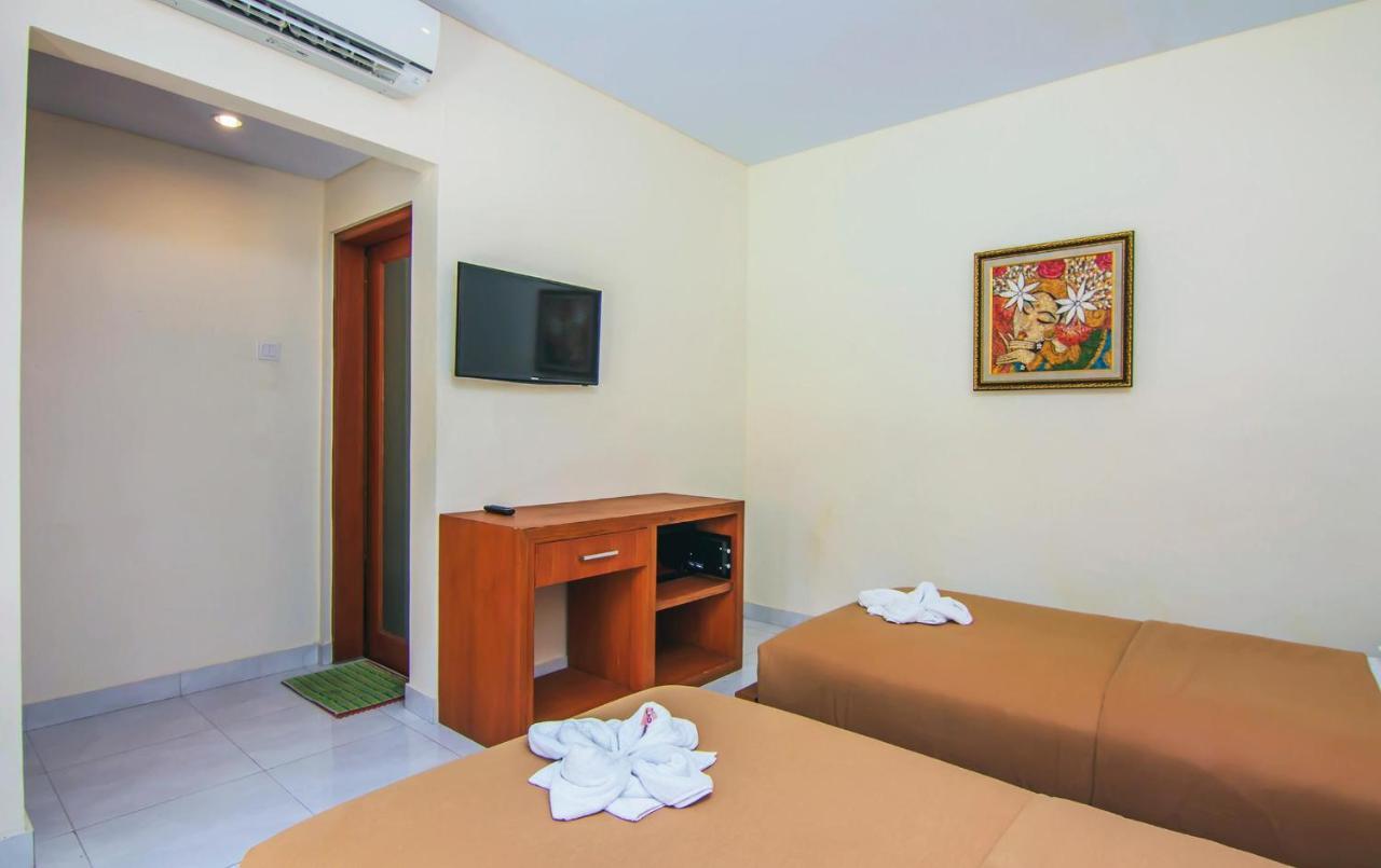 Gora Beach Inn Kuta  Exterior photo