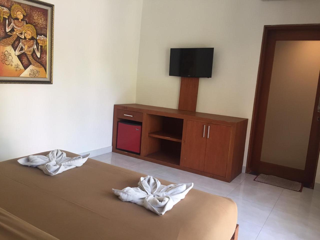Gora Beach Inn Kuta  Exterior photo