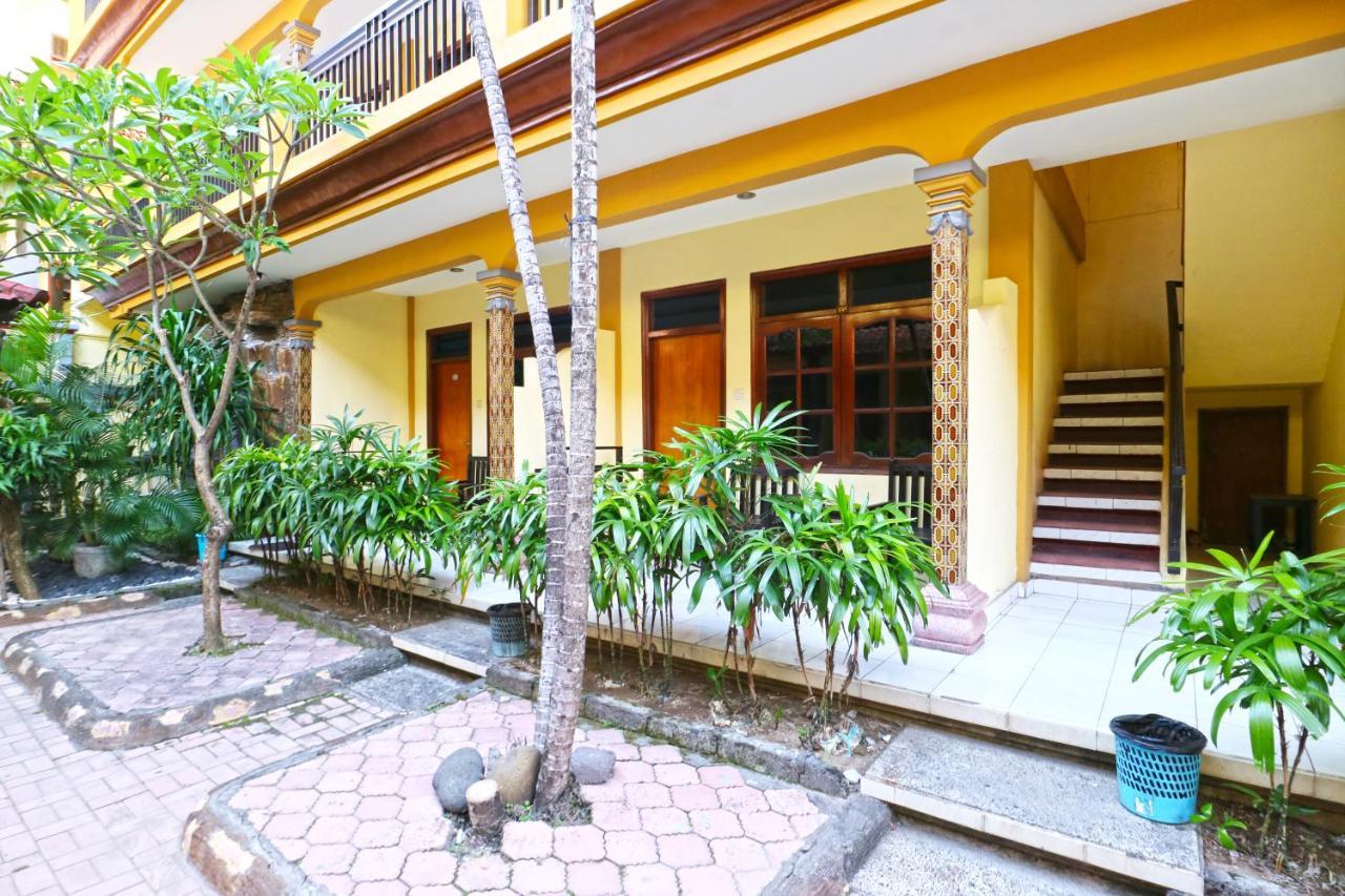 Gora Beach Inn Kuta  Exterior photo