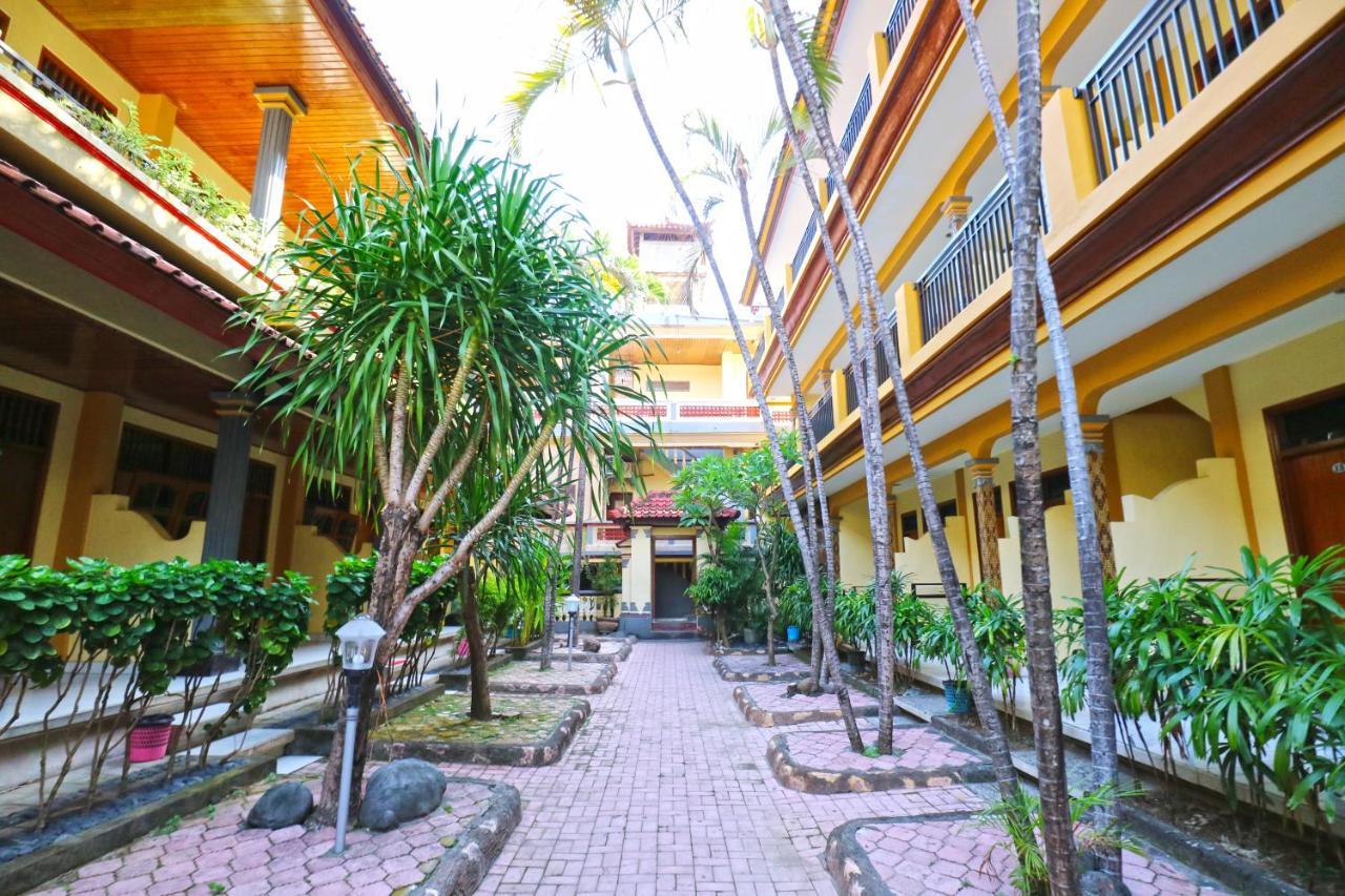 Gora Beach Inn Kuta  Exterior photo