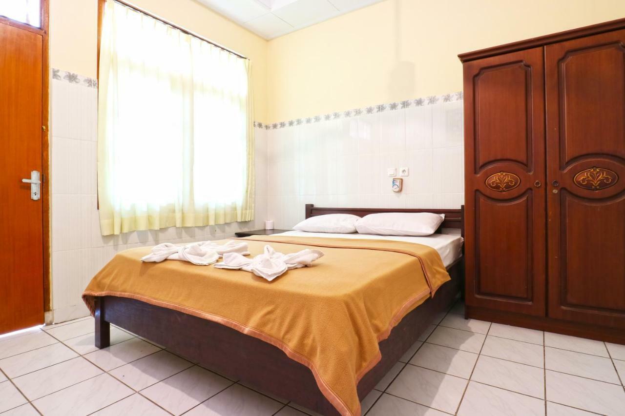 Gora Beach Inn Kuta  Exterior photo